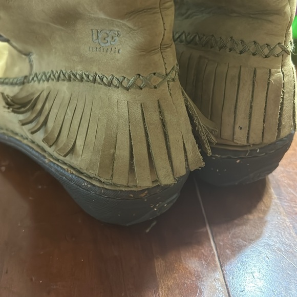 Ugg Boots with Fringe - Picture 9 of 10